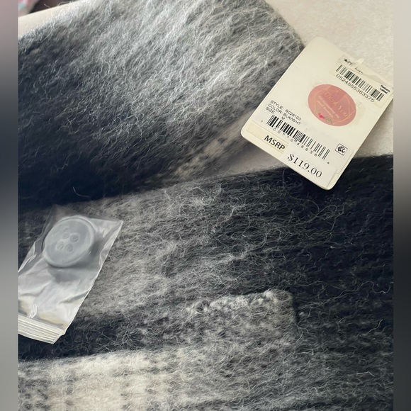 Wildflower Women’s Plaid Double-Breasted Peacoat Black
Combo Size M NWT - Picture 9 of 11